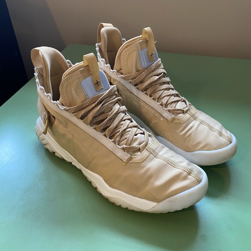 Jordan Proto-React, Size 9.5, Light Cream/Black-Club Gold Sneakers